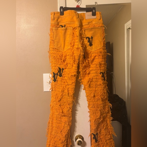 Valabasis Jeans *Exclusive Piece** - Picture 3 of 4